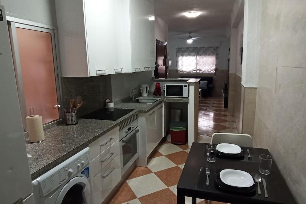 Acogedor apartamento ¡A 10 minutos del centro de Málaga! Apartamento Exterior foto